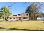 16 Field Dr, Simsbury, CT 06070