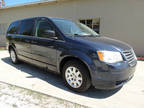 2009 Chrysler Town & Country LX