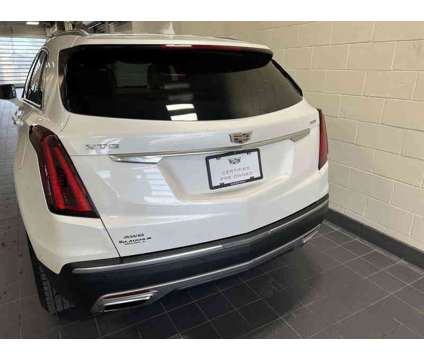 2021UsedCadillacUsedXT5Used4dr is a White 2021 Cadillac XT5 Car for Sale in Moline IL