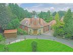 5 bedroom detached house for sale in Park Drive, Sprotbrough, Doncaster, DN5
