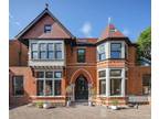 2 bed flat for sale in Gordon Road, W13, London