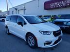 2024 Chrysler Pacifica White, 12 miles