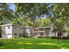 1 Stirrup Court, East Hampton, NY 11937