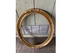 2 Matching Antique, Gold, Oval, Ornate Frames ￼