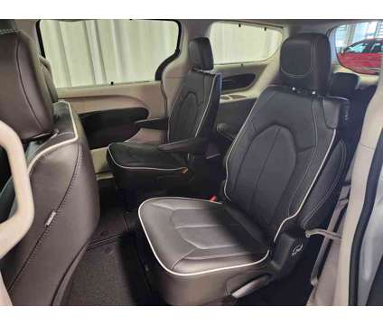 2024 Chrysler Pacifica Limited is a White 2024 Chrysler Pacifica Limited Car for Sale in Fort Wayne IN