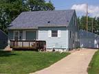 1644 Richmond Rd NE, Cedar Rapids, IA