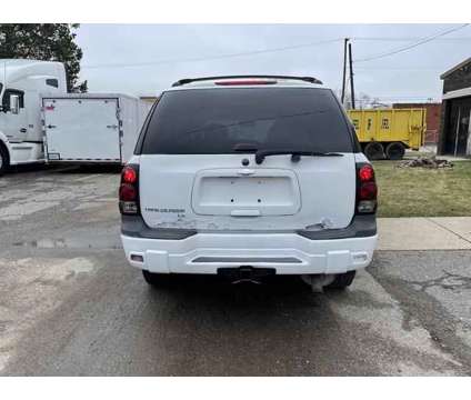 2007 Chevrolet Trailblazer for sale is a White 2007 Chevrolet trail blazer Car for Sale in Oak Park MI