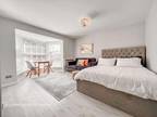 flat for sale in The Cloisters, AL8, Welwyn Garden City