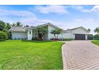 514 Parkwood Ln, Naples, FL 34103