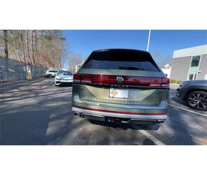 2024 Volkswagen Atlas 2.0T Peak Edition SEL is a Green 2024 Volkswagen Atlas SUV in Newport News VA