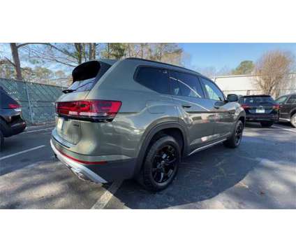 2024 Volkswagen Atlas 2.0T Peak Edition SEL is a Green 2024 Volkswagen Atlas SUV in Newport News VA