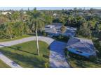 311 Island Cir, Sarasota, FL 34242