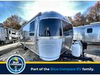 2024 Airstream Flying Cloud 27FB Queen