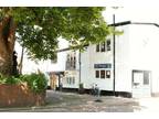 2 bed flat to rent in East Street, HP5, Chesham
