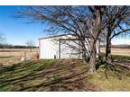 552 W White Oak Road, West, TX 76691