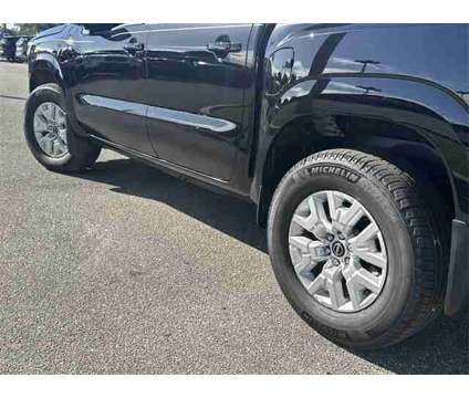 2024 Nissan Frontier SV is a Black 2024 Nissan frontier SV Truck in Stuart FL