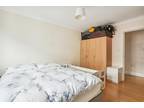 one bedroom within walking distance of Chippenham town