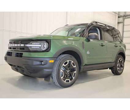 2024 Ford Bronco Sport Outer Banks is a Green 2024 Ford Bronco SUV in Canfield OH