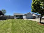 Welcome to this Rambler home in Kennewick!