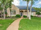 3604 Chateaux Ln Arlington, TX