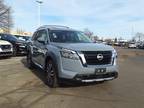 2024 Nissan Pathfinder Platinum 4WD