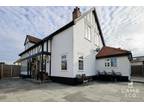 5 bedroom detached house for sale in Southcliff Park, Clacton-On-Sea, CO15