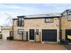 2 bedroom semi-detached house for sale in High Road, Woodford Green