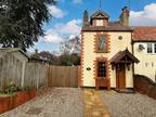 2 bedroom cottage for sale in The Green, Belton, NR31