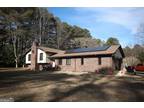 588 Estatohe Cir, Toccoa, GA 30577