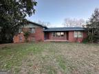 109 Jeanette St, Cochran, GA 31014