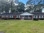 88 Clifton Rd, Baxley, GA 31513