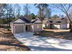 209 spring creek dr Perry, GA -