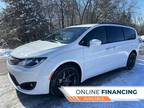 2019 Chrysler Pacifica White, 73K miles