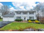 Beautiful CH Colonial in Desirable Old Milford Estates