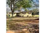 2842 14th St, Hempstead, TX 77445