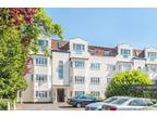 2 bedroom penthouse for rent in Etchingham Court, London, N3