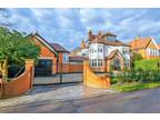 6 bedroom detached house for sale in Hillwood Grove, Hutton Mount, Brentwood