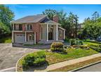 24 Dogleg Lane, Roslyn Heights, NY 11577