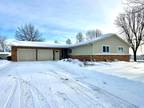 1418 Minnesota Drive, Worthington, MN 56187