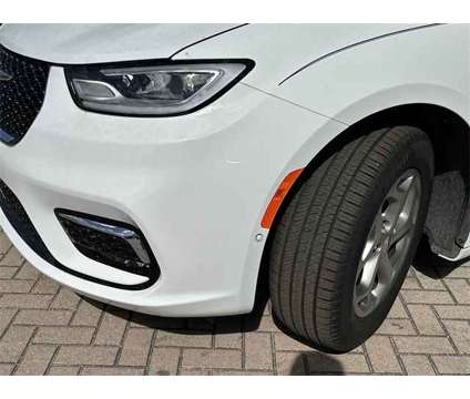 2024 Chrysler Pacifica Limited is a White 2024 Chrysler Pacifica Limited Car for Sale in Stuart FL