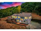 35555 Palomares Rd, Castro Valley, CA 94552