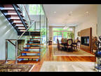 Oakville 4BR 4BA, This stunning home offers a contemporary