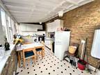 2 bed flat to rent in Elms Crescent, SW4, London