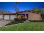 9530 Kerrwood Ln, Houston, TX 77080