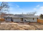 212 E Welch St Crescent, IA