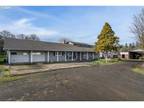 1809 Whistlers LN, Roseburg OR 97470