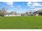 1406 W Parkwood Ave, Friendswood, TX 77546