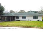 407 Atlow Dr, Brenham, TX 77833