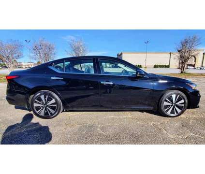 2020 Nissan Altima for sale is a Black 2020 Nissan Altima 2.5 Trim Car for Sale in Mobile AL