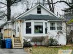 214 CENTER ST, Metuchen, NJ 08840 Single Family Residence For Sale MLS# 2353884M